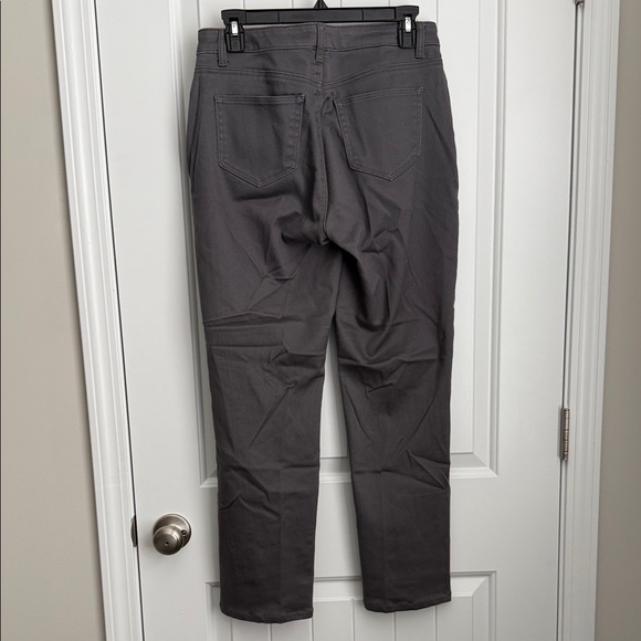 Classic Gray Women's Jeans - Picture 4 of 8